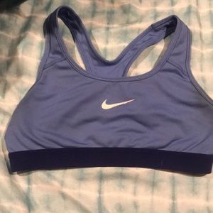 Lightly used Nike sports bra! No padding